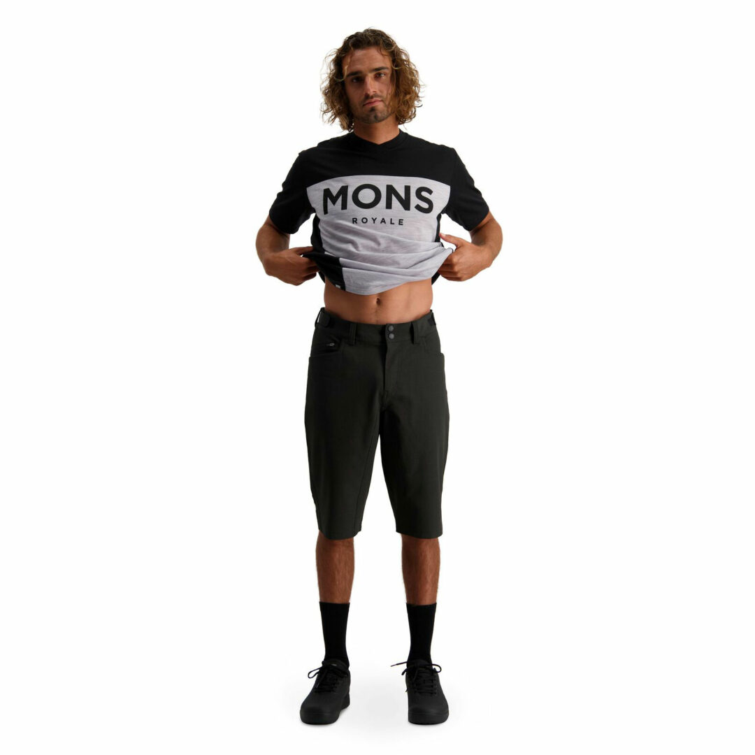 Mons Royale Men's Momentum 2.0 Bike Shorts Black - Image 3