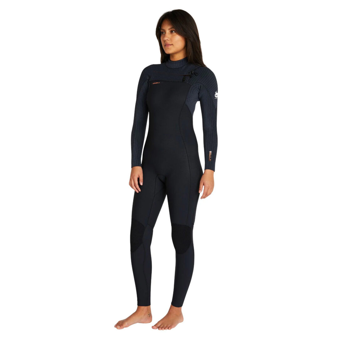 O'Neill Women's 4/3mm Hyperfreak Fire Chest Zip Wetsuit in Black