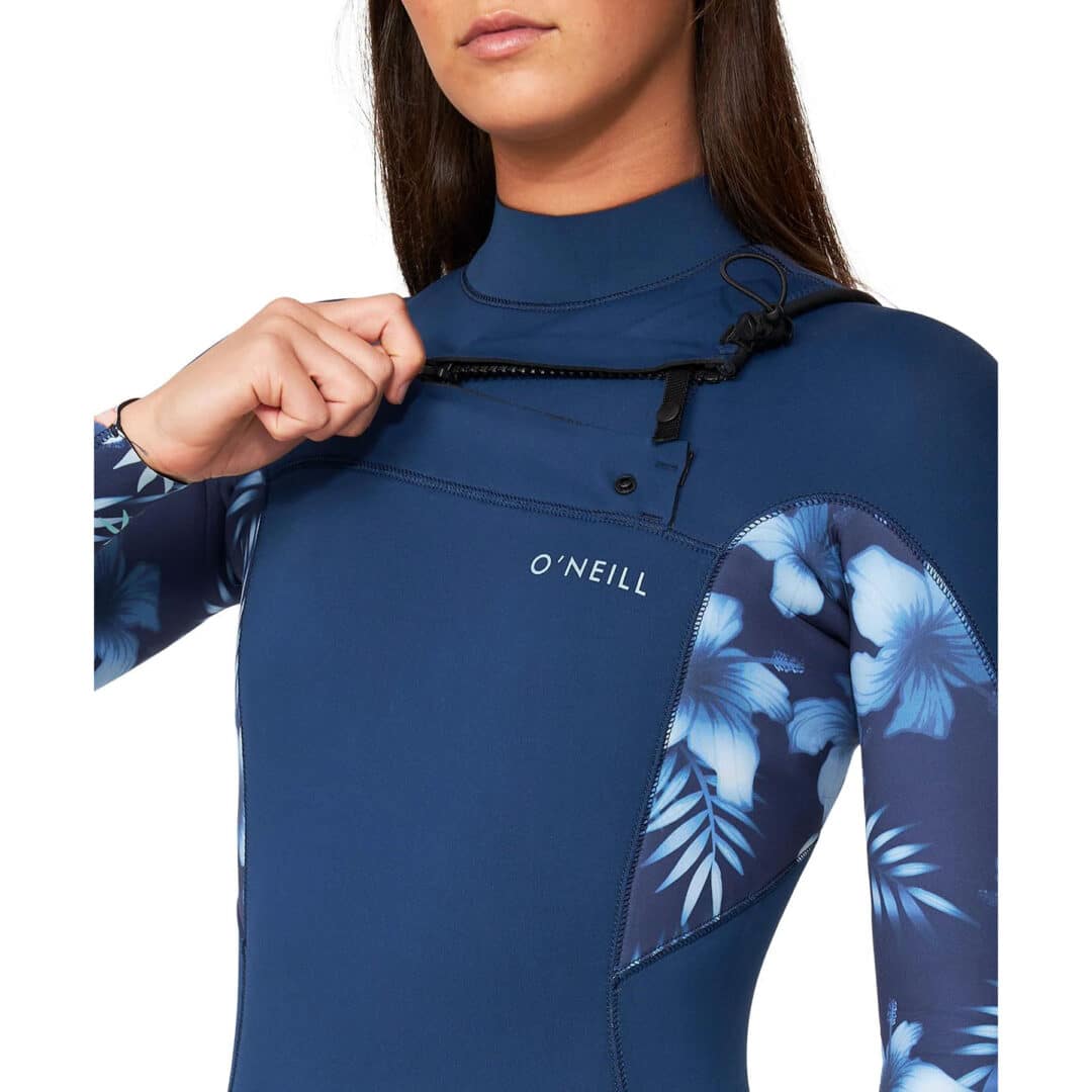 O'Neill Women's 3/2mm Bahia Chest Zip Blue Moon - Image 2