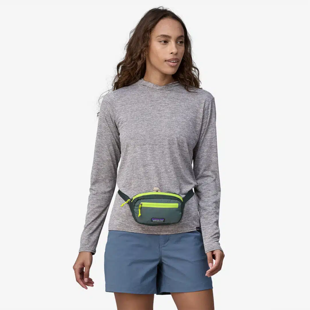Patagonia Ultralight Black Hole Mini Hip Pack 1L Green - Image 2