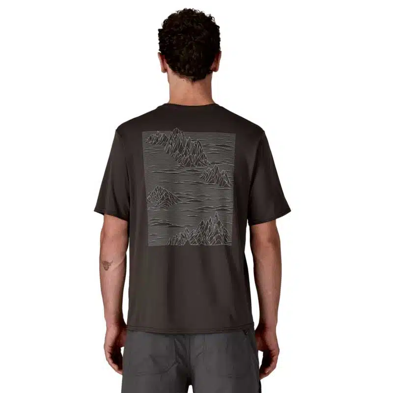 Patagonia Men's Cap Cool Daily Graphic Shirt Strataspire: Black 2 Patagonia Men's Cap Cool Daily Graphic Shirt Strataspire: Black - Image 2