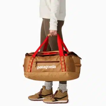 Alternative view of Patagonia Black Hole Duffel 40L Talon Gold