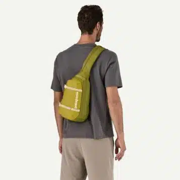 Alternative view of Patagonia Atom Sling 8L Graze Green