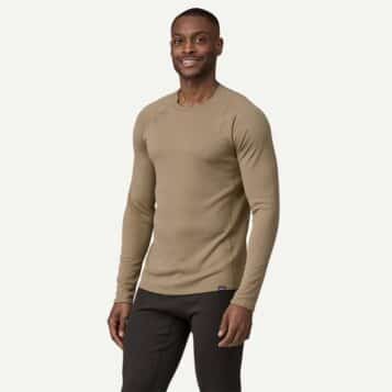 Alternative view of Patagonia Men's Capilene Midweight Crewneck Seabird Grey