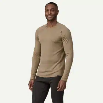 Alternative view of Patagonia Men's Capilene Midweight Crewneck Seabird Grey