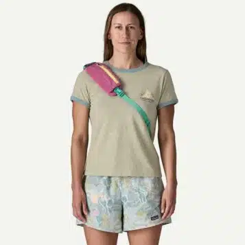 Alternative view of Patagonia Atom Sling 8L Faded Magenta